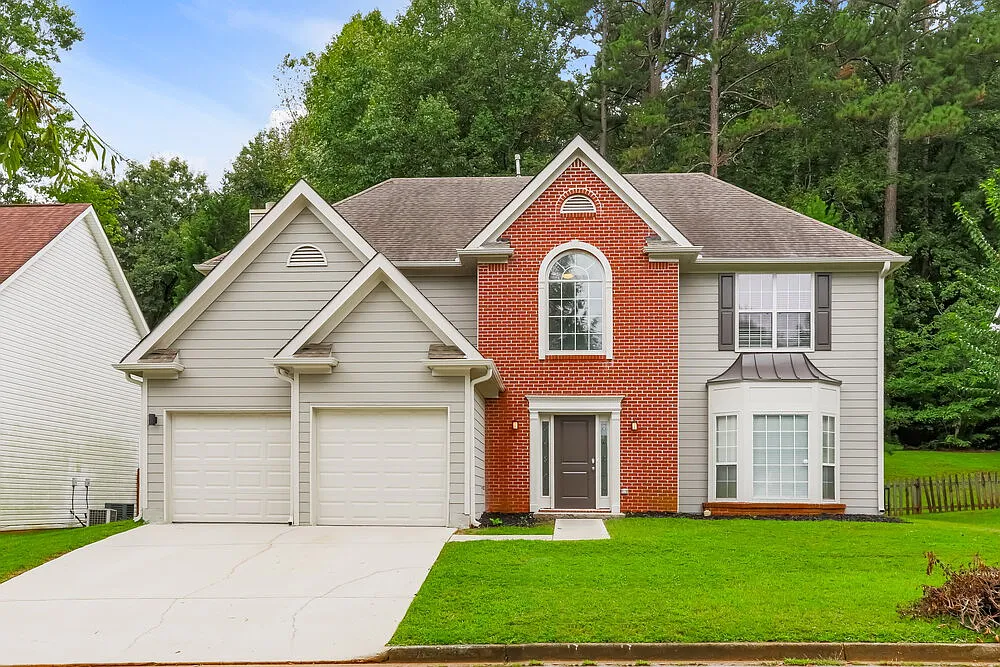4 bed, 2.5 bath, 2474 sqft, $2,350 — Photo 1