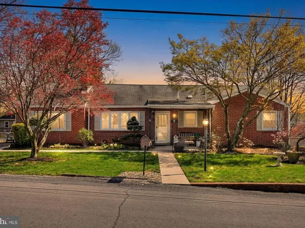 5109 Ridgeview Dr, Harrisburg, PA 17112