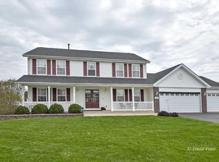 202 White Oak Dr, Poplar Grove, IL 61065