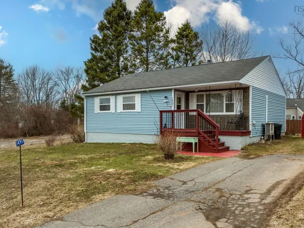 1491 Crossley Ct, West Hants, NS B0N 2T0