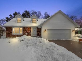 3582 Old Farm Ln, Fort Gratiot, MI 48059