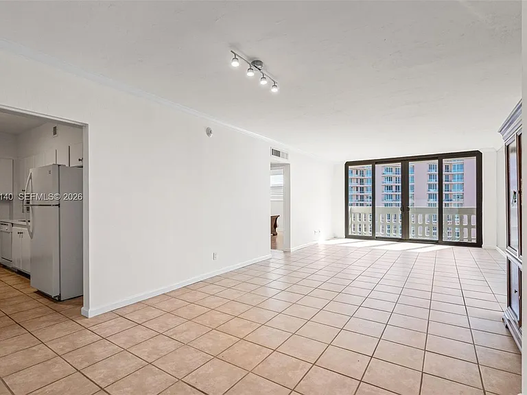 90 Edgewater Dr #1216 — Photo 7