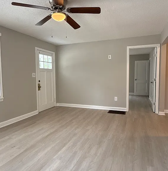 1376 Lockwood Dr SW — Photo 8