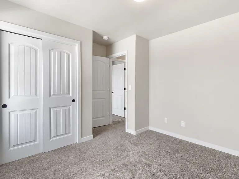 366 Southwood Ave W — Photo 27