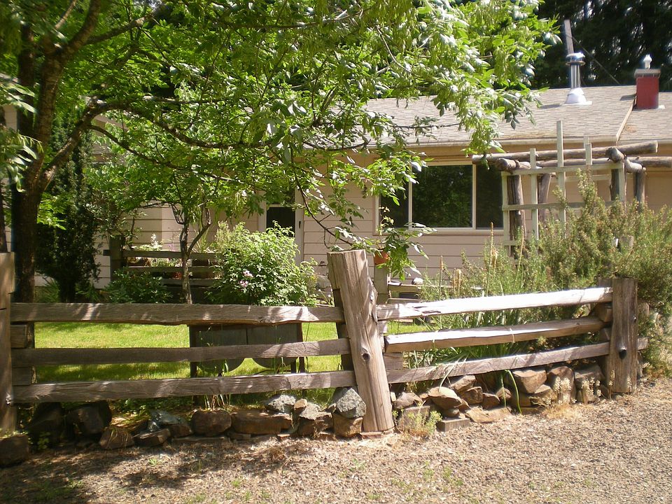 front of house & yard