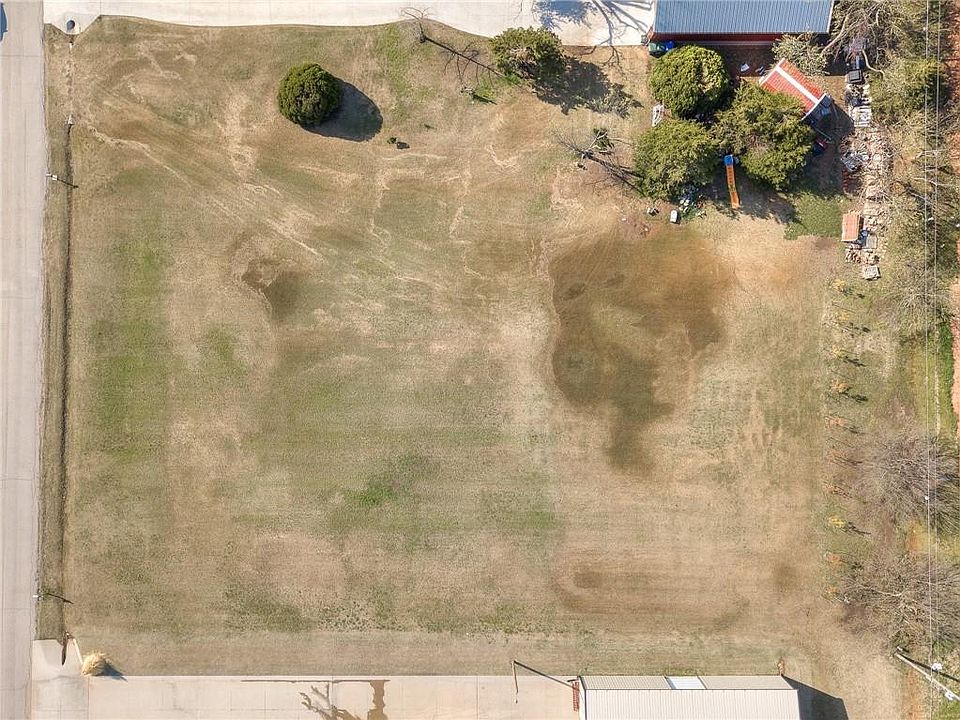 1st image of 5456 NW Pioneer Cir