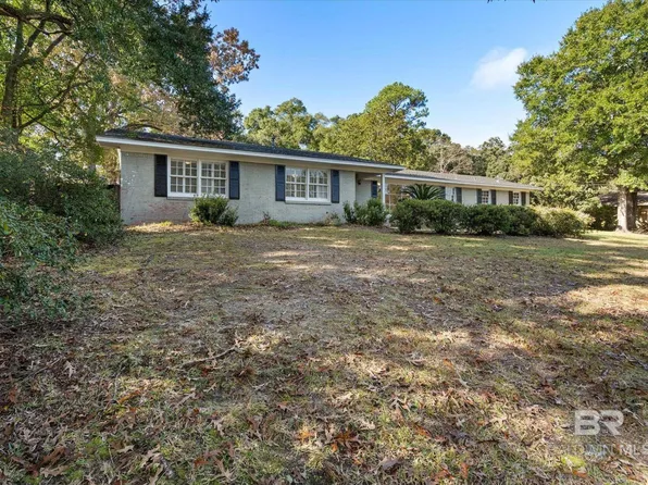 3807 Hillcrest Ln, Mobile, AL 36693