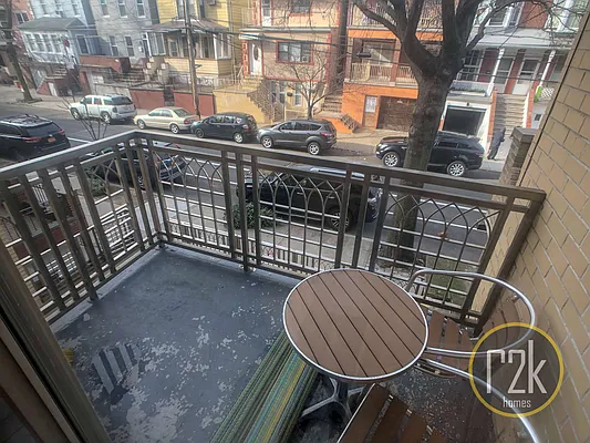 Rented by Realty 2000 Corp | media 4