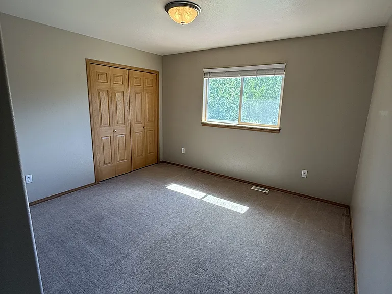 335 N Roy Cir — Photo 8