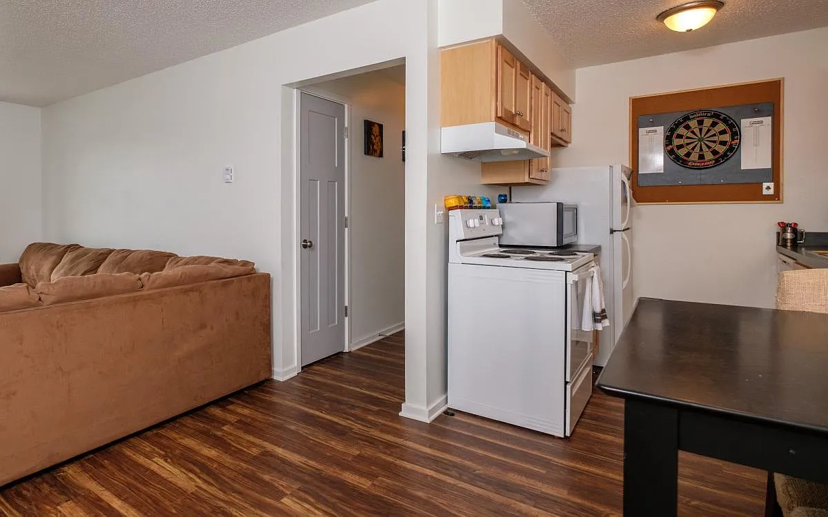 2 bed, 825 sqft, $900 — Photo 3