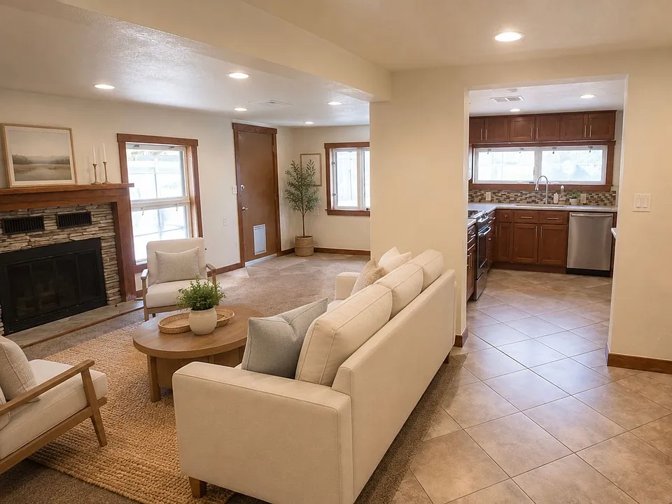 1325 Balsam Ave