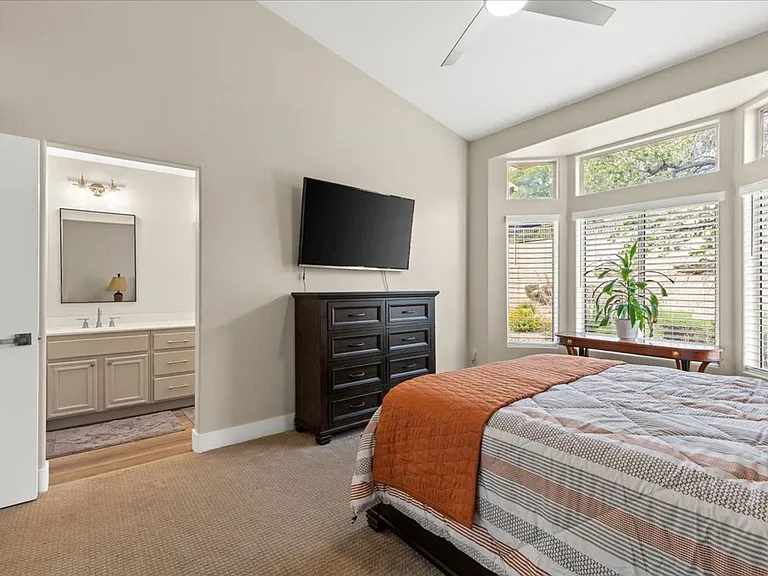 2705 Valley Downs Dr — Photo 17