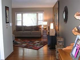 5th image of 2206 Waveland Dr