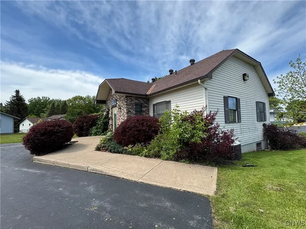 62 SW 9th St, Oswego, NY 13126