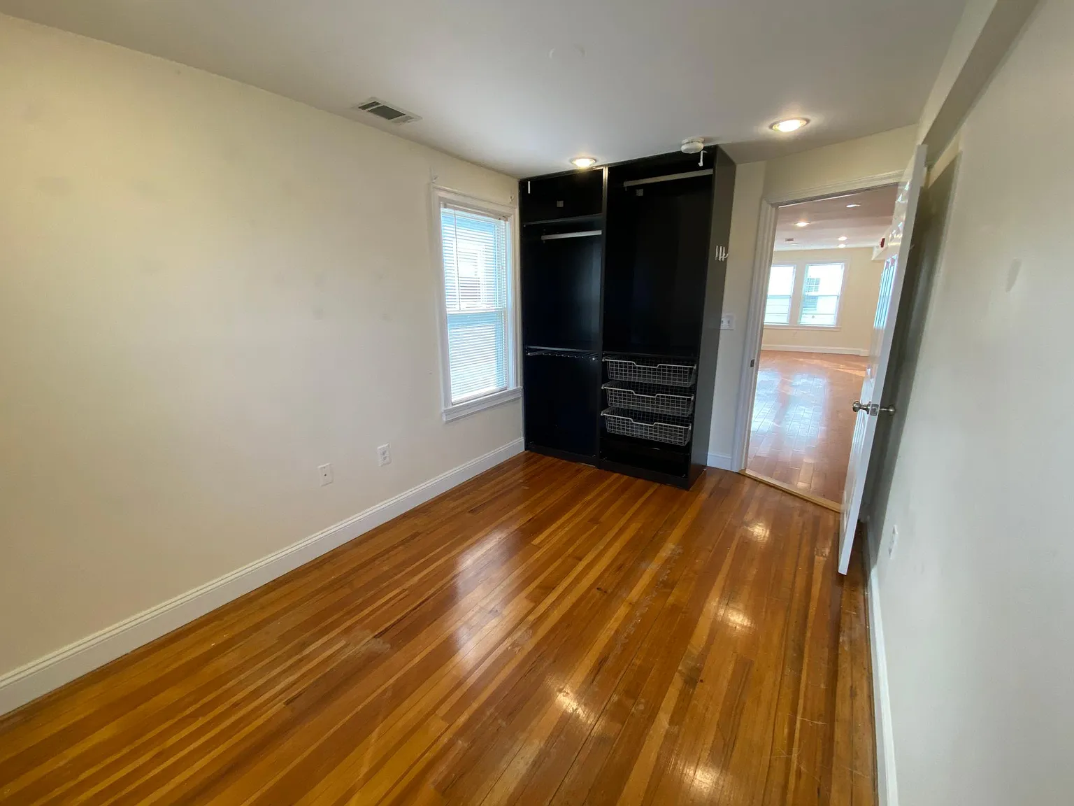 2 bed, 1100 sqft, $2,600 — Photo 4