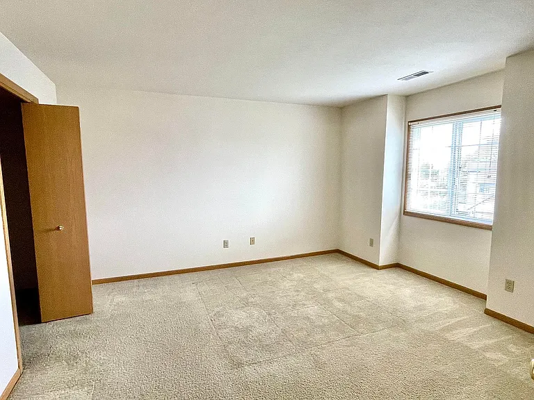 Stone Creek Apartments — Photo 33