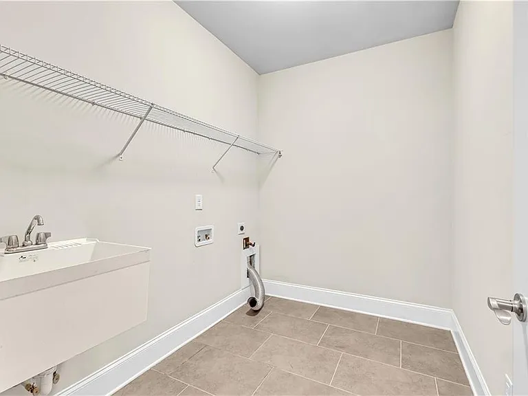 212 Blue Point Pkwy — Photo 27
