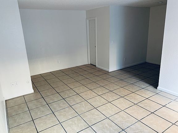 2nd image of 3119 Valle Ave APT 7