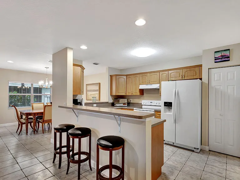 13814 Yarmouth Dr — Photo 16