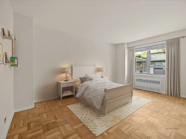 750 Kappock Street image 9 of 17