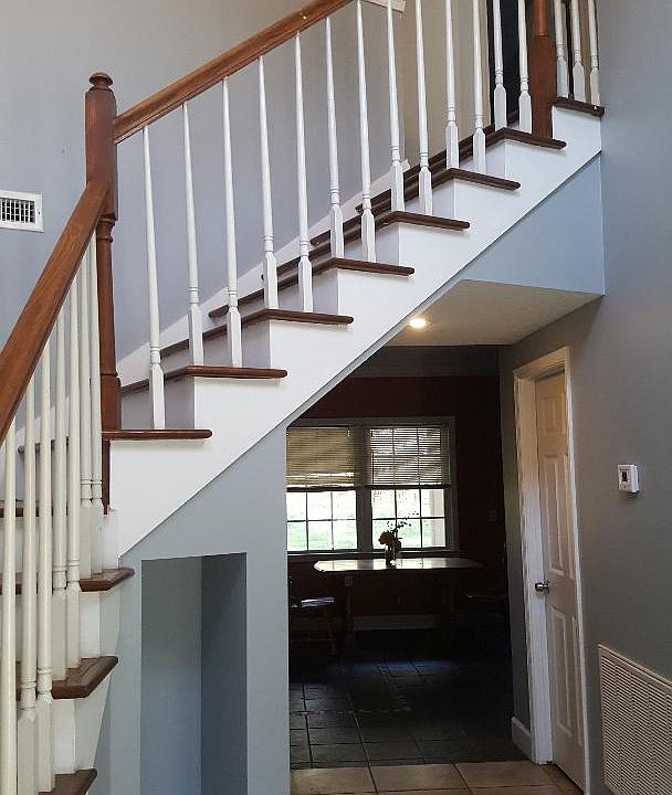 Entrance stairwell