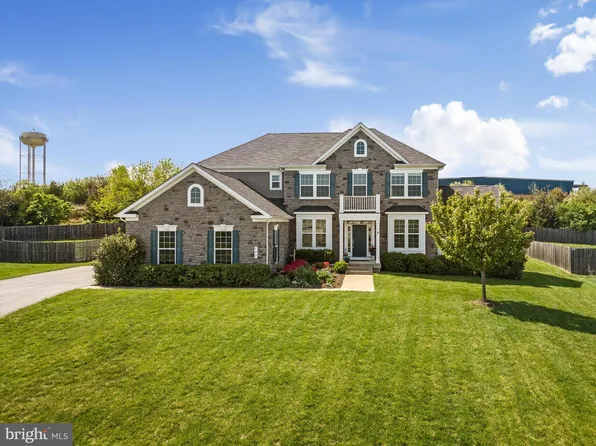 749 McGuire Cir, Berryville, VA 22611