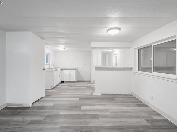 4th image of 13632 Tilia Ct NE