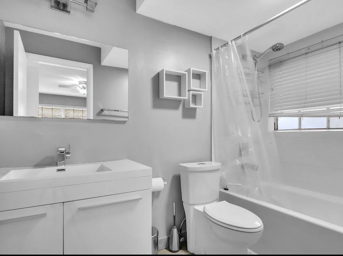 2 bed, 2.0 bath, $2,499 — Photo 3