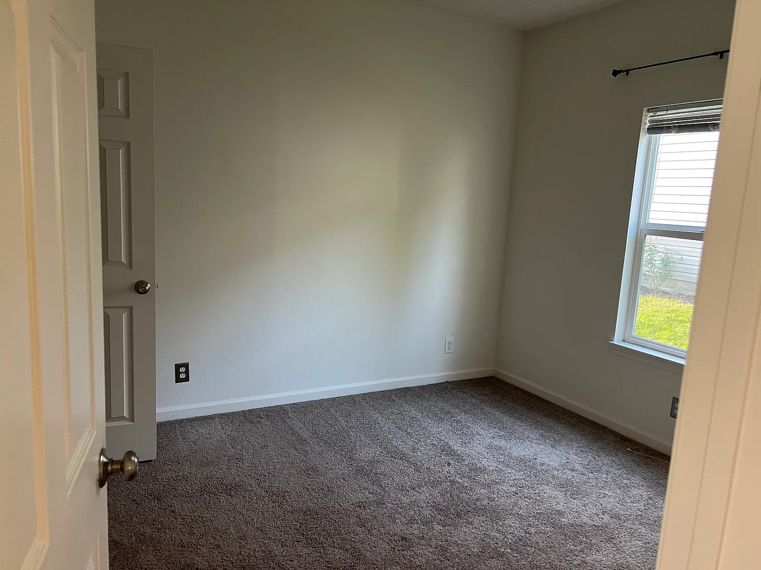 3 bed, 1444 sqft, $1,895 — Photo 4