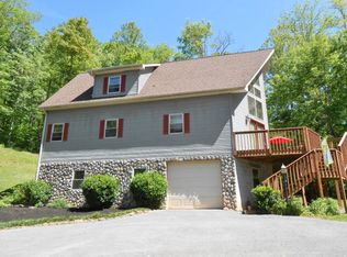 325 Houchins Rd, Camp Creek, WV 25820