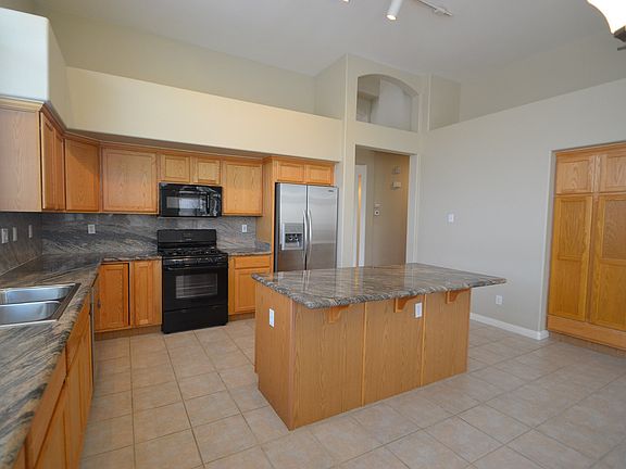 2nd image of 9828 Cantebury Rose Ln