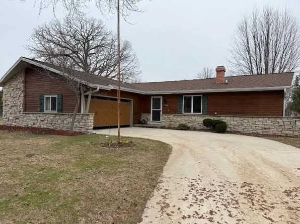 137 Willis Ct, Fond Du Lac, WI 54937