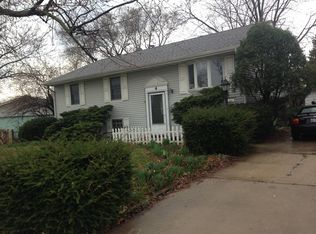 4 Ambassador Ave, Romeoville, IL 60446