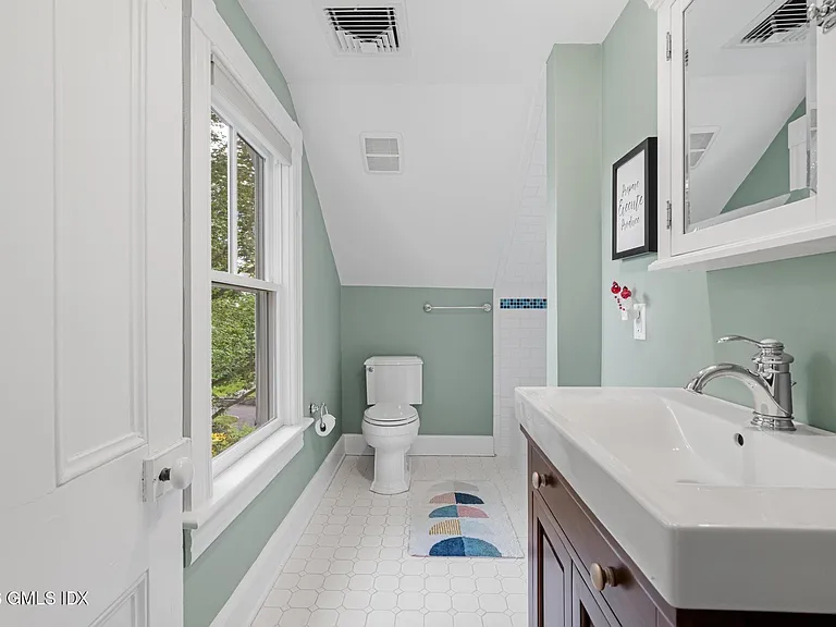 8 Highview Ave — Photo 39