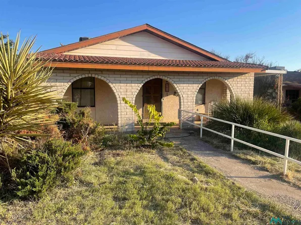 2414 Bonita St, Carlsbad, NM 88220