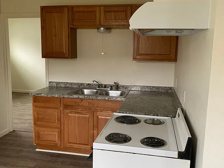 5191 N Highway 97 #A & B — Photo 15
