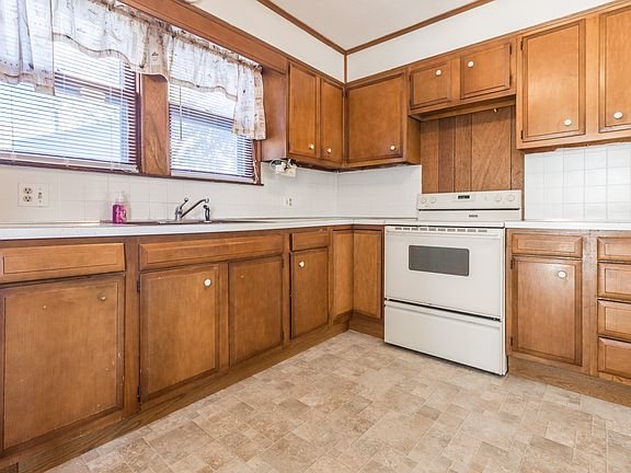 4th image of 182 Hilbish Ave