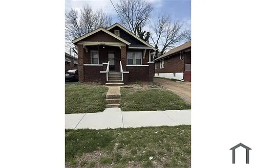 7904 Page Ave Photo 1
