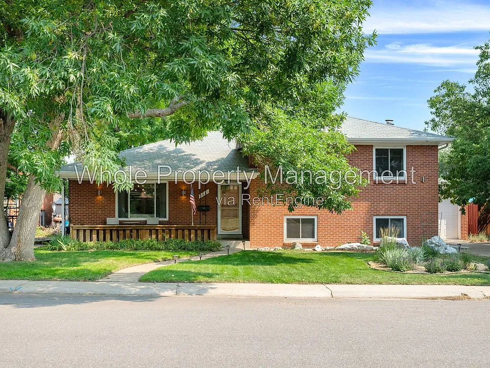 5681 E Gunnison Pl