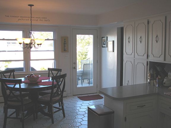 Eat in Kitchen