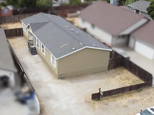 5425 8th St, Keyes, CA 95328