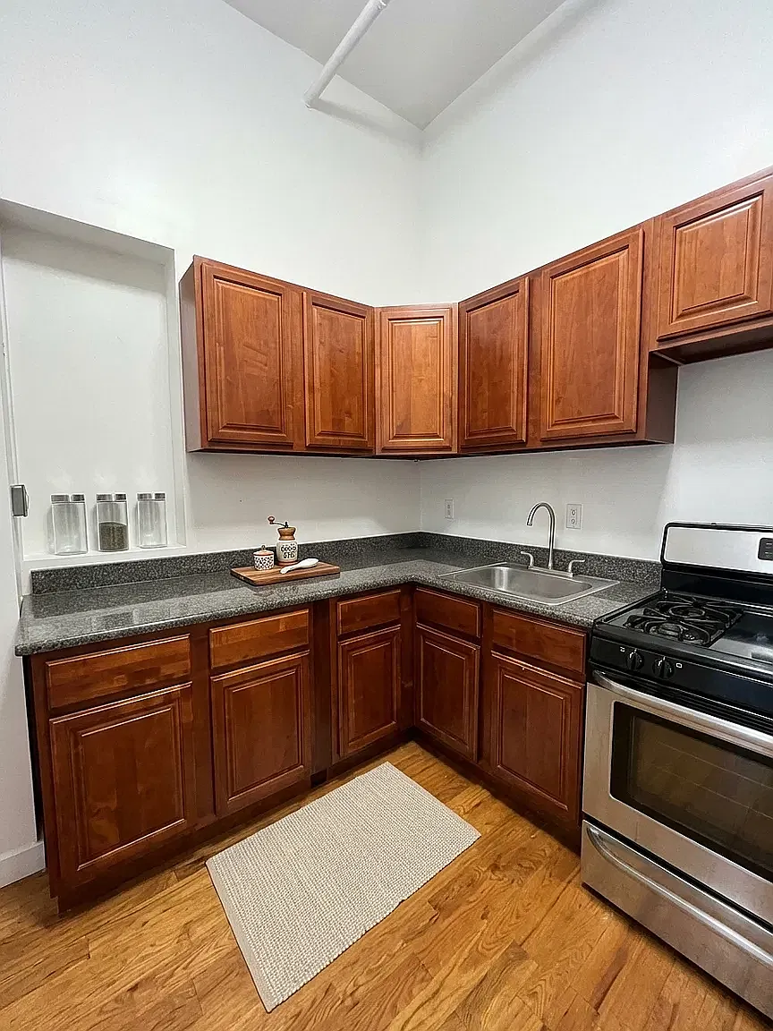 112 Lincoln Ave — Photo 4