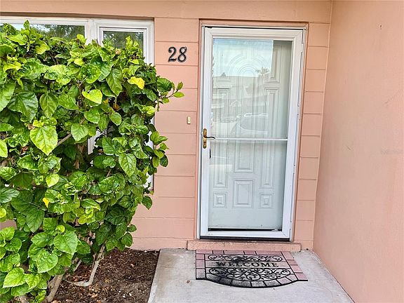 4th image of 2458 Columbia Dr APT 28