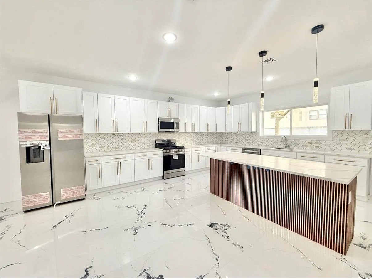 3 bed, 2.5 bath, $3,500 — Photo 4