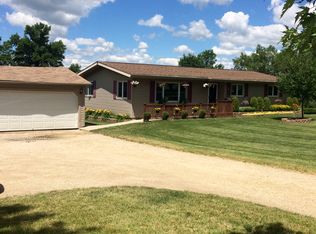 9611 Skyline Dr, Allenton, WI 53002