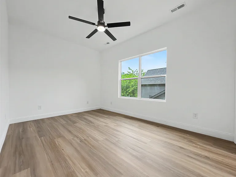 2218 Lincoln St SE — Photo 14