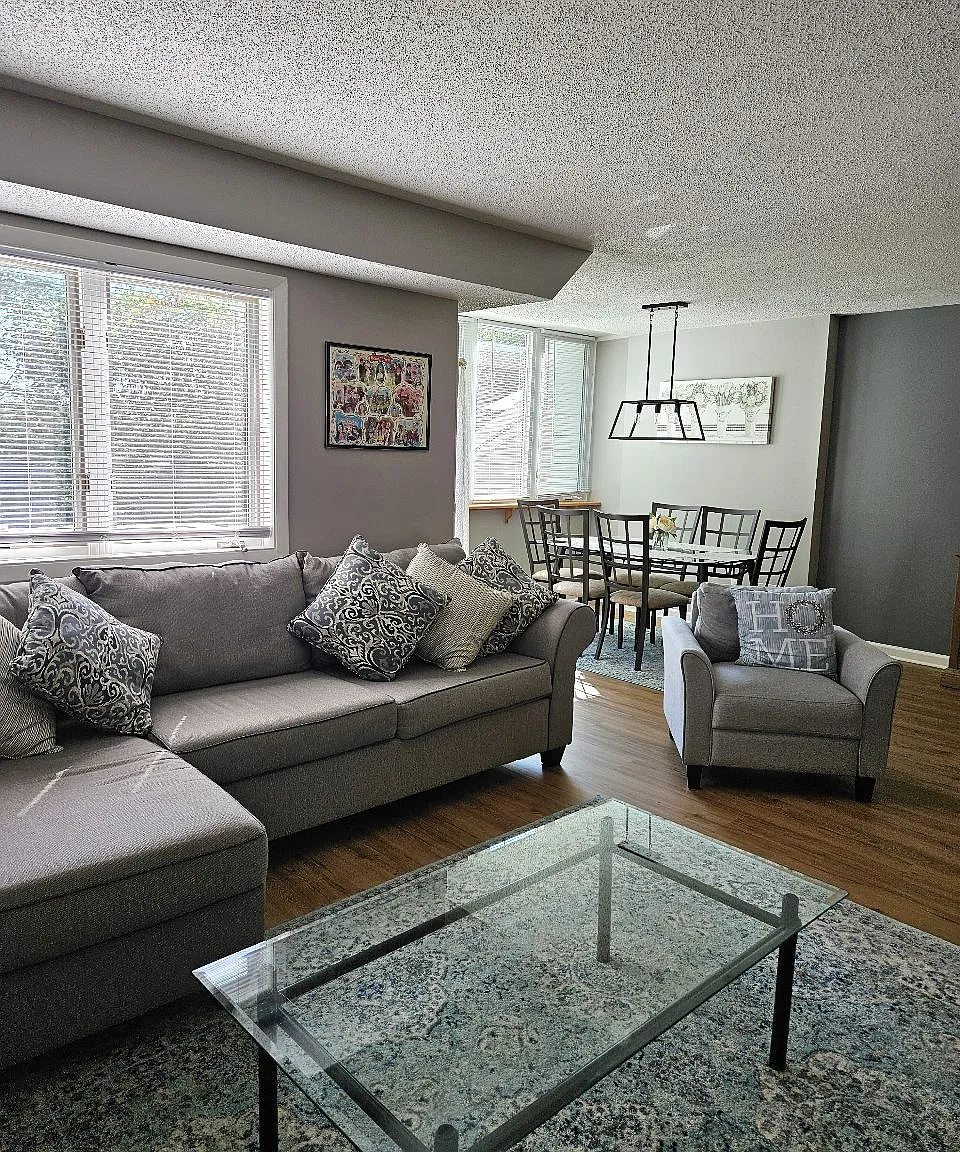 3 bed, 2.5 bath, 1800 sqft, $3,000 — Photo 3