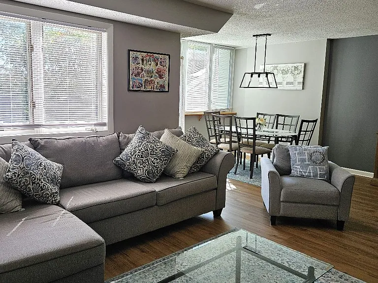 82 Aqueduct Dr — Photo 3