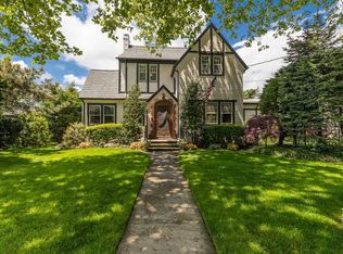 14 Virginia Ave, Rockville Centre, NY 11570