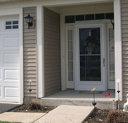 2nd image of 771 Bellevue Cir E